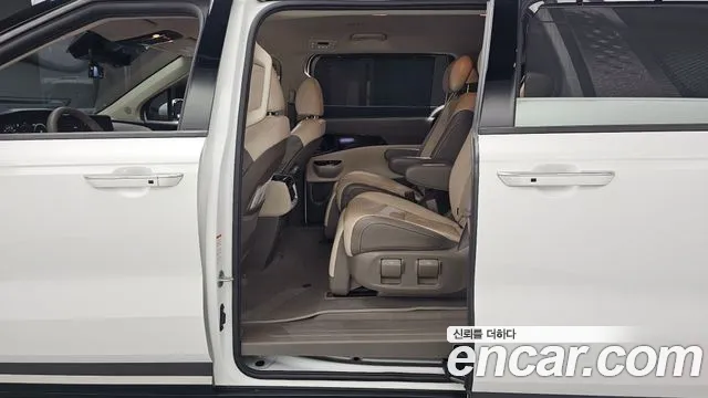 Kia Carnival 2023 thumb 12
