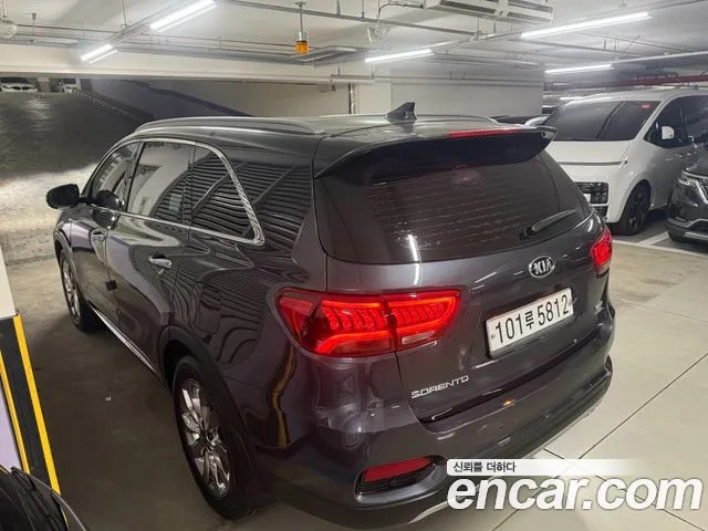 Kia Sorento 2018 thumb 5