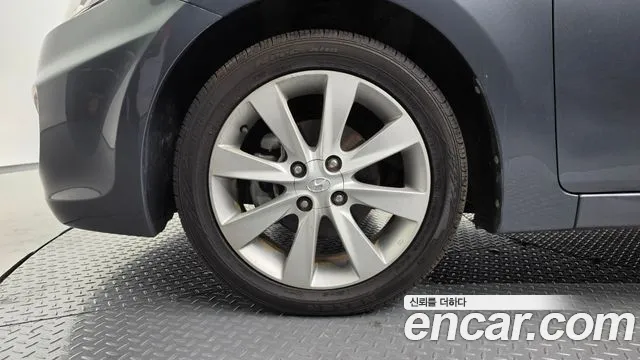 Hyundai Accent 2012 thumb 5