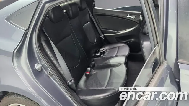 Hyundai Accent 2012 thumb 12
