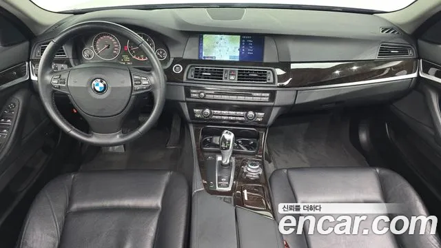 BMW 5-Series 2011 thumb 7