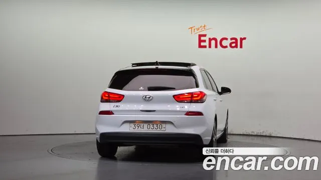 Hyundai i30 2016 thumb 4