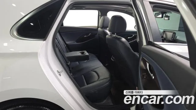 Hyundai i30 2016 thumb 12