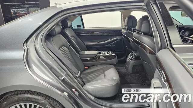 Genesis G90 2019 thumb 11