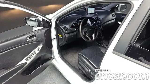 Hyundai Accent 2018 thumb 10