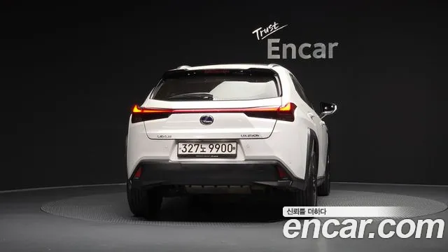 Lexus UX 2019 thumb 3