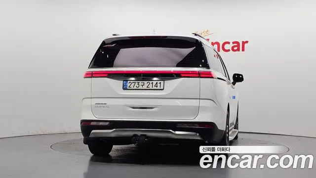 Kia Carnival 2022 thumb 4
