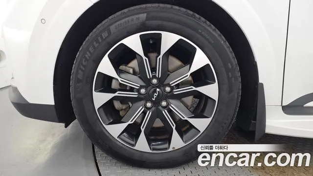 Kia Carnival 2022 thumb 5