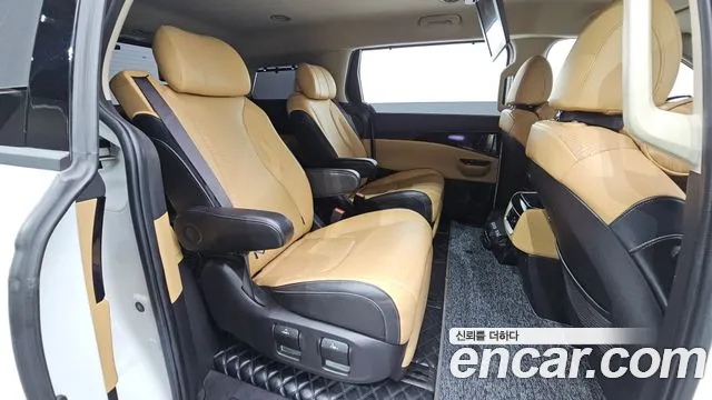 Kia Carnival 2022 thumb 11