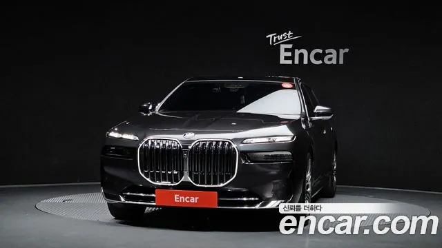 BMW 7-Series 2023 thumb 3