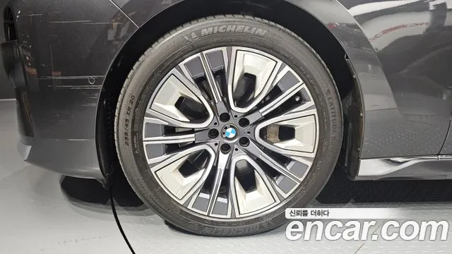 BMW 7-Series 2023 thumb 5