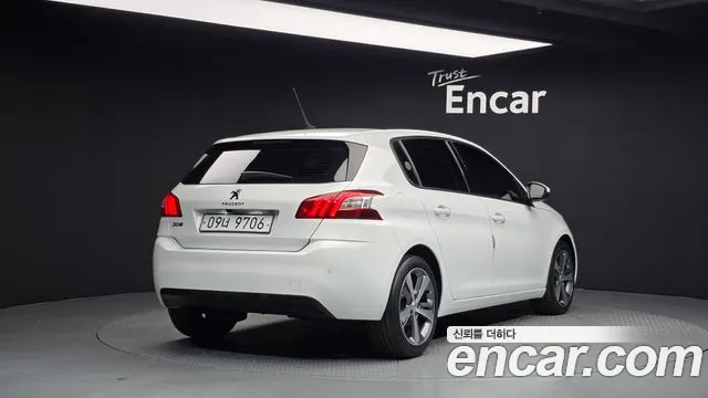 Peugeot 308 2017 thumb 2