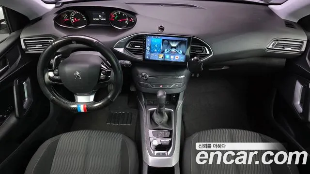 Peugeot 308 2017 thumb 7