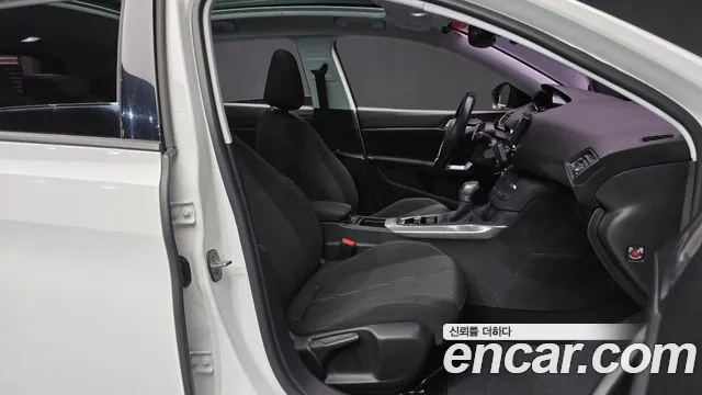 Peugeot 308 2017 thumb 11