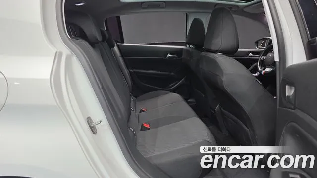 Peugeot 308 2017 thumb 12