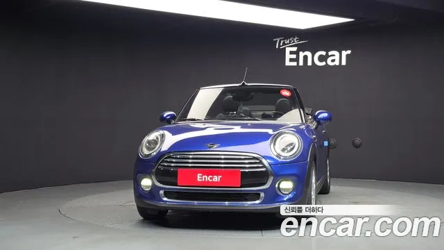 MINI Cooper Convertible 2019 thumb 3