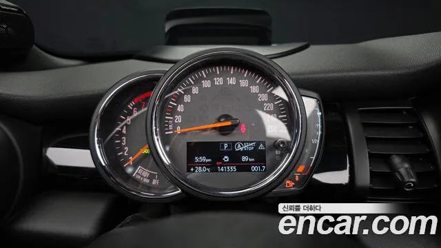MINI Cooper Convertible 2019 thumb 8