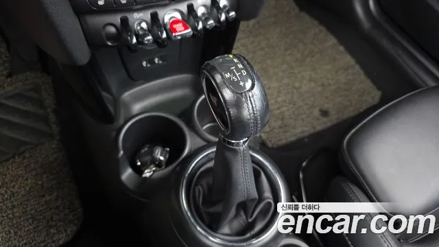 MINI Cooper Convertible 2019 thumb 9