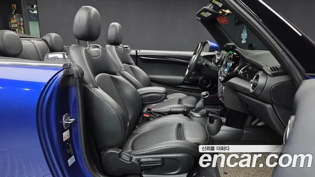 MINI Cooper Convertible 2019 thumb 11