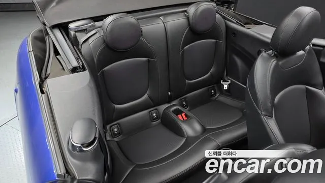 MINI Cooper Convertible 2019 thumb 12