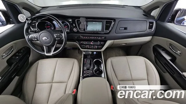 Kia Carnival 2018 thumb 7