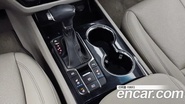 Kia Carnival 2018 thumb 9