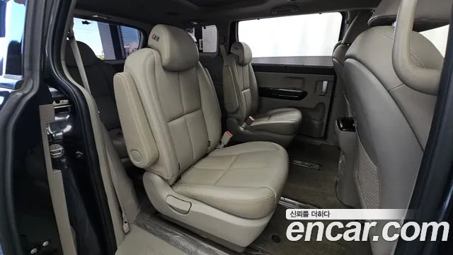 Kia Carnival 2018 thumb 12