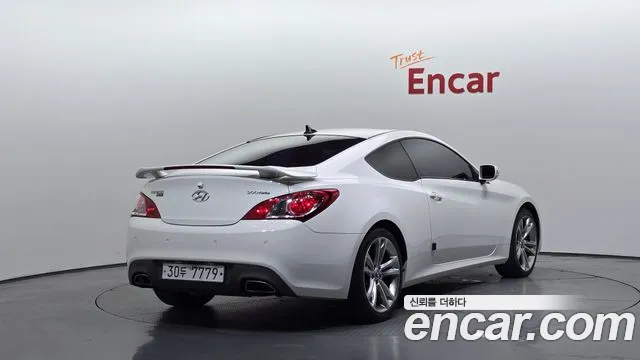 Hyundai Genesis 2011 thumb 2