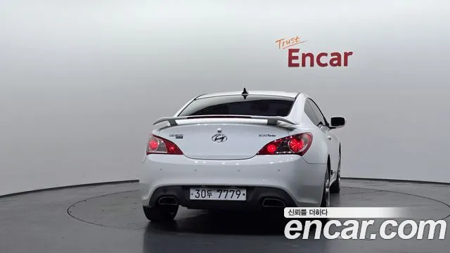 Hyundai Genesis 2011 thumb 4