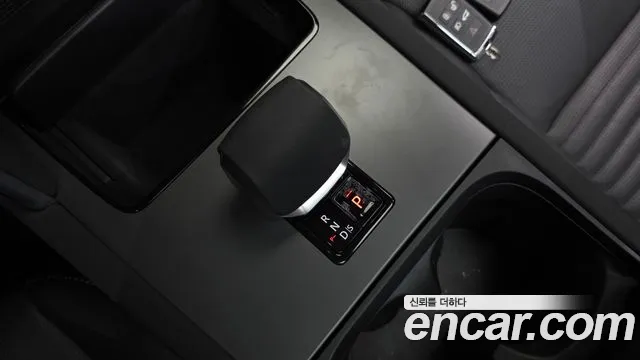 Land Rover Discovery Sport 2025 thumb 8