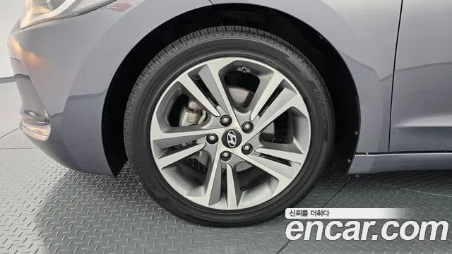 Hyundai Avante 2017 thumb 5