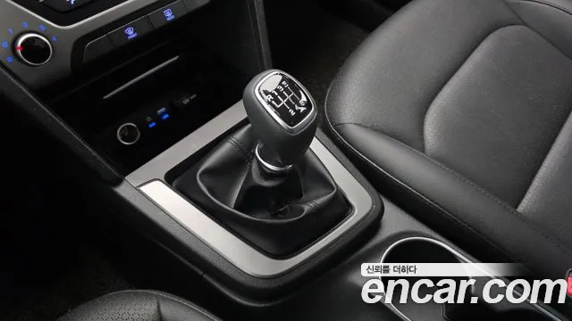 Hyundai Avante 2017 thumb 9