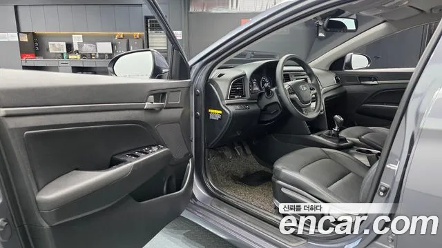 Hyundai Avante 2017 thumb 10