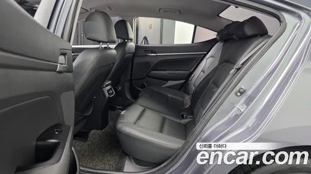 Hyundai Avante 2017 thumb 11