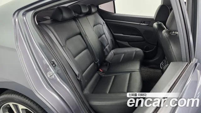 Hyundai Avante 2017 thumb 12