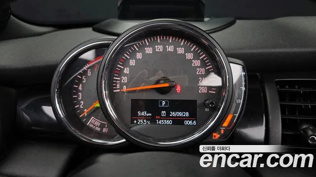 MINI Cooper Convertible 2019 thumb 8