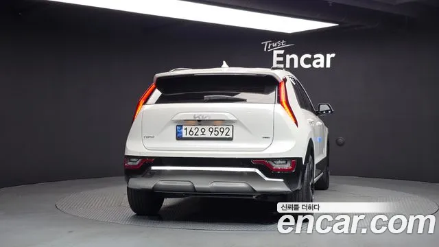 Kia Niro 2023 thumb 4