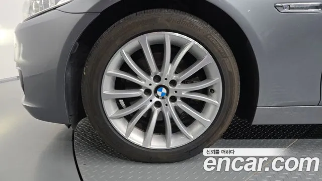 BMW 5-Series 2013 thumb 5