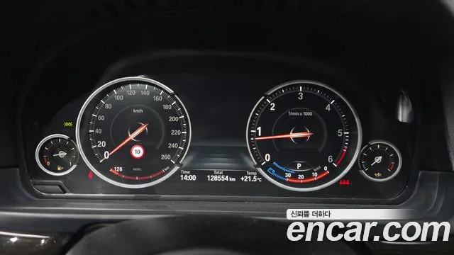 BMW 5-Series 2013 thumb 8
