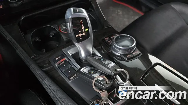 BMW 5-Series 2013 thumb 9