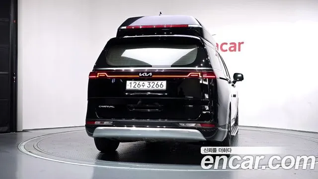Kia Carnival 2021 thumb 4