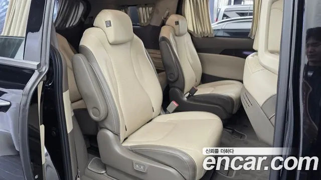 Kia Carnival 2021 thumb 11