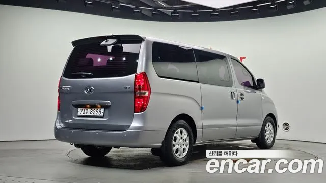 Hyundai Starex 2015 thumb 2