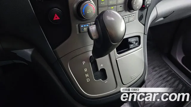 Hyundai Starex 2015 thumb 9
