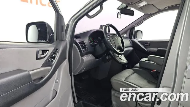 Hyundai Starex 2015 thumb 10