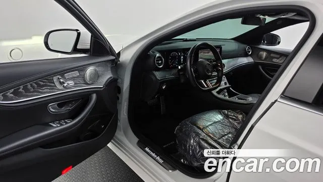 Mercedes-Benz E-Класс 2022 thumb 10