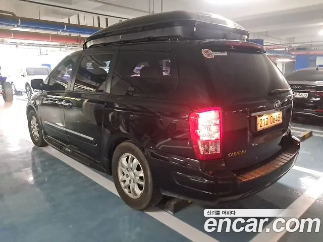 Kia Carnival 2012 thumb 4
