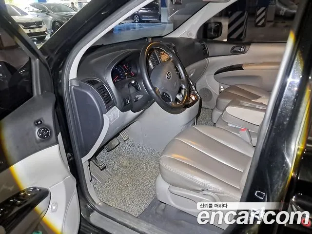 Kia Carnival 2012 thumb 7