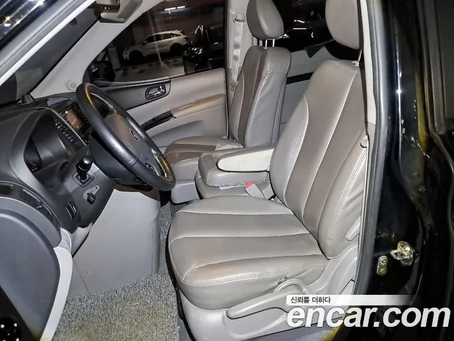 Kia Carnival 2012 thumb 10