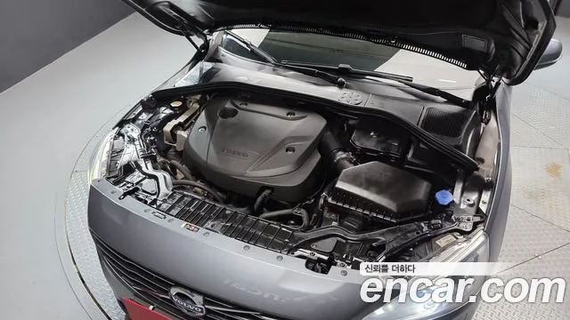 Volvo S60 2017 thumb 6
